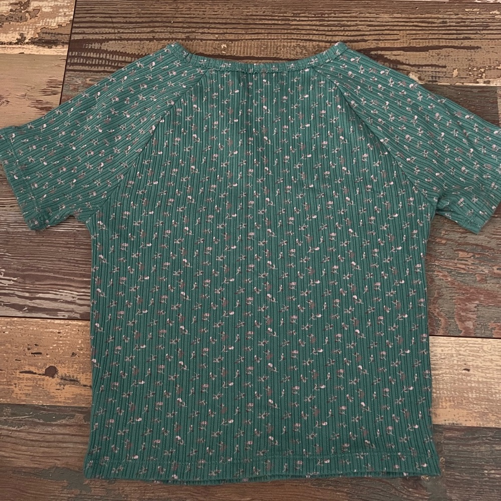 Baby Tee 🎉 - Picture 2 of 5